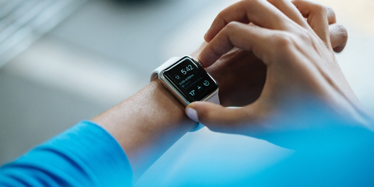 Benefits of Wearable Technology Using IoT Benefits of Wearable Technology Using IoT